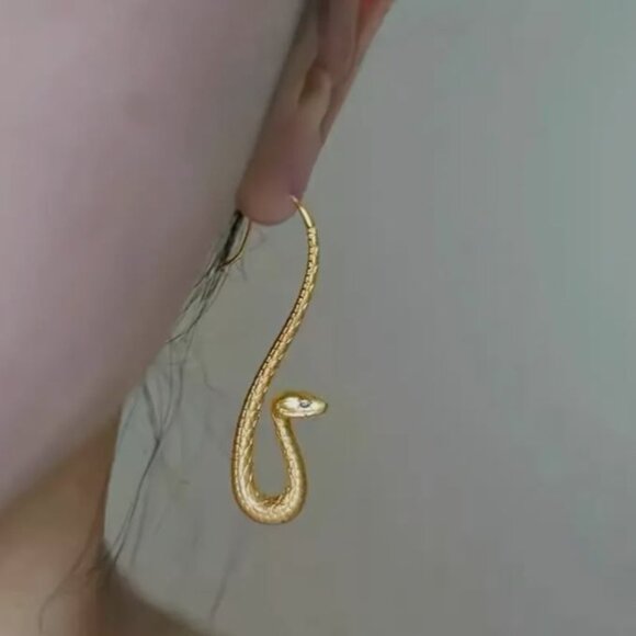 NEW 18K Gold Plated Python Snake Curved Earrings - Picture 2 of 5